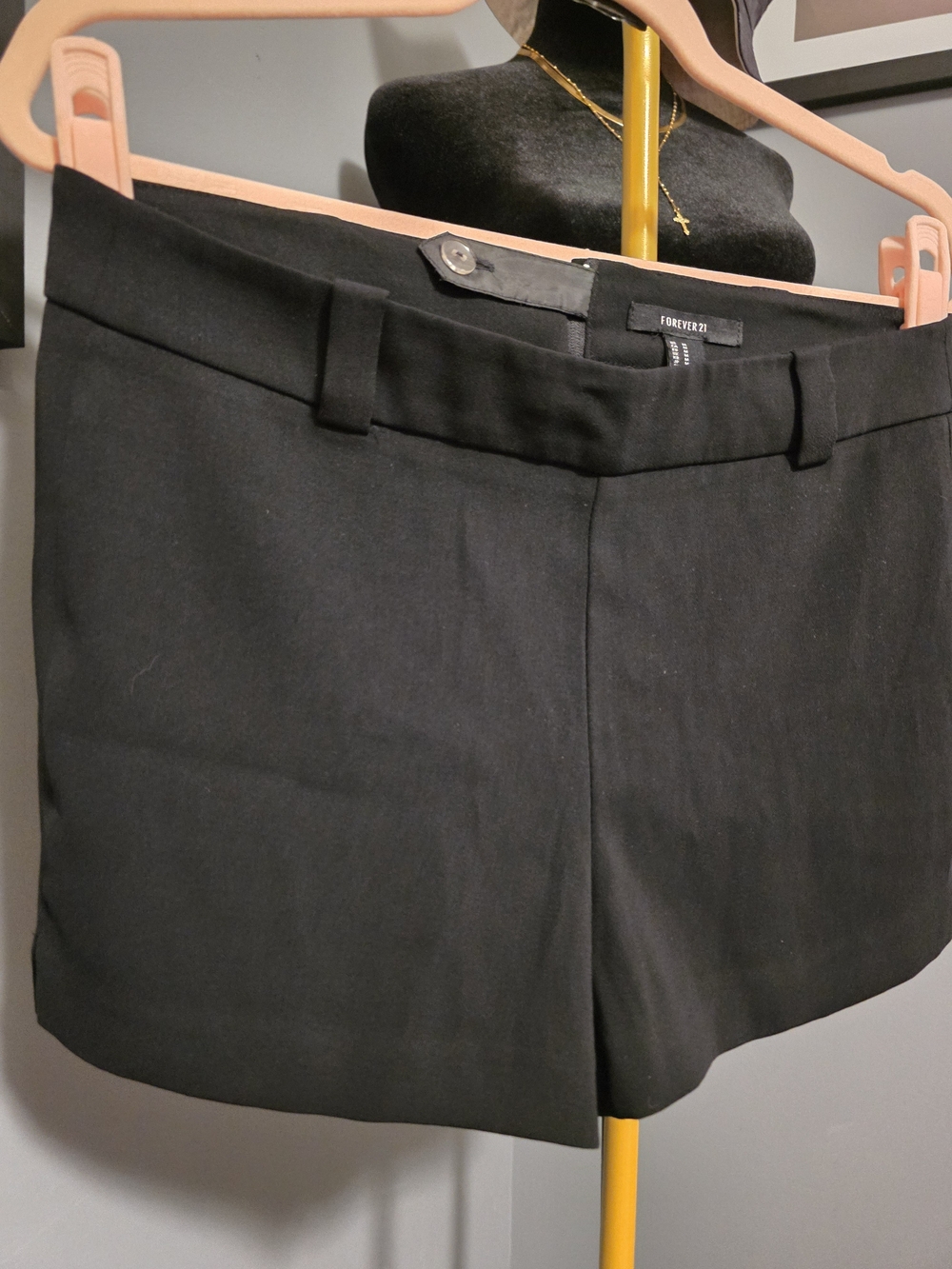 Reduced! Forever 21 Black Tailored High Rise Dress Shorts Women's M Minimalist - Picture 7 of 9